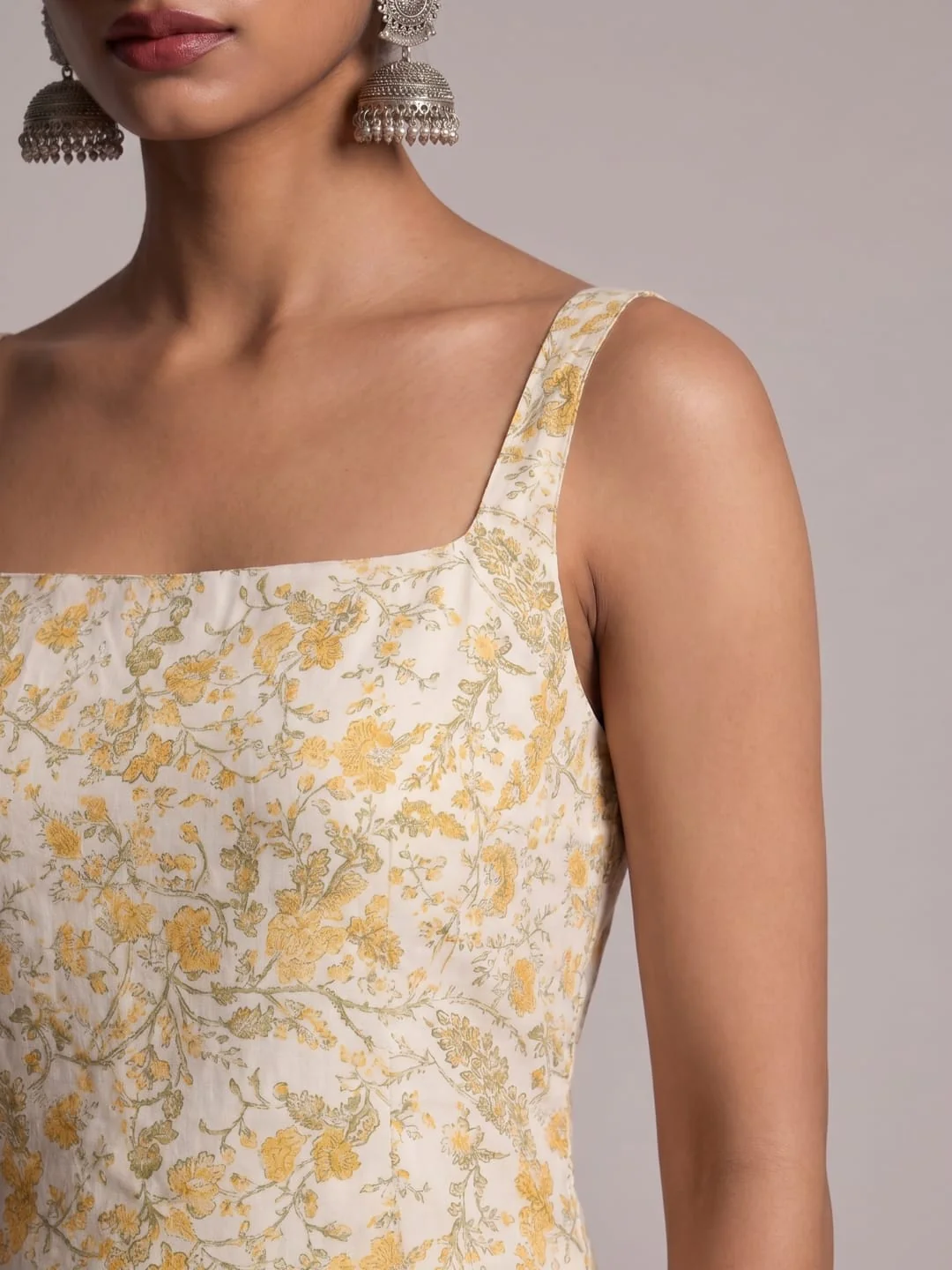 Aarohi Deep Back Kurti - Image 4