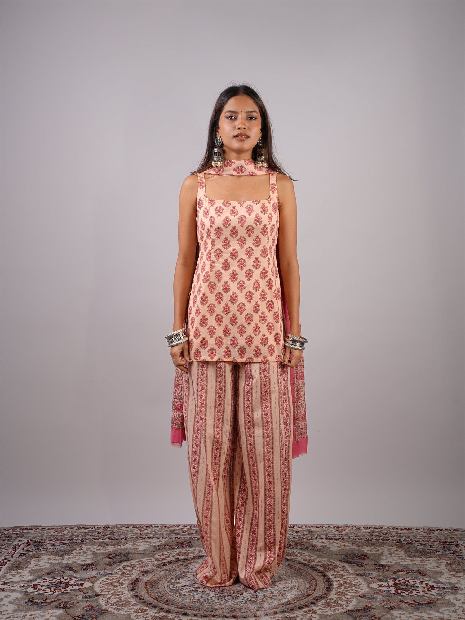Bul Bul Deep Back Kurti Dupatta & Pant Set - Image 3