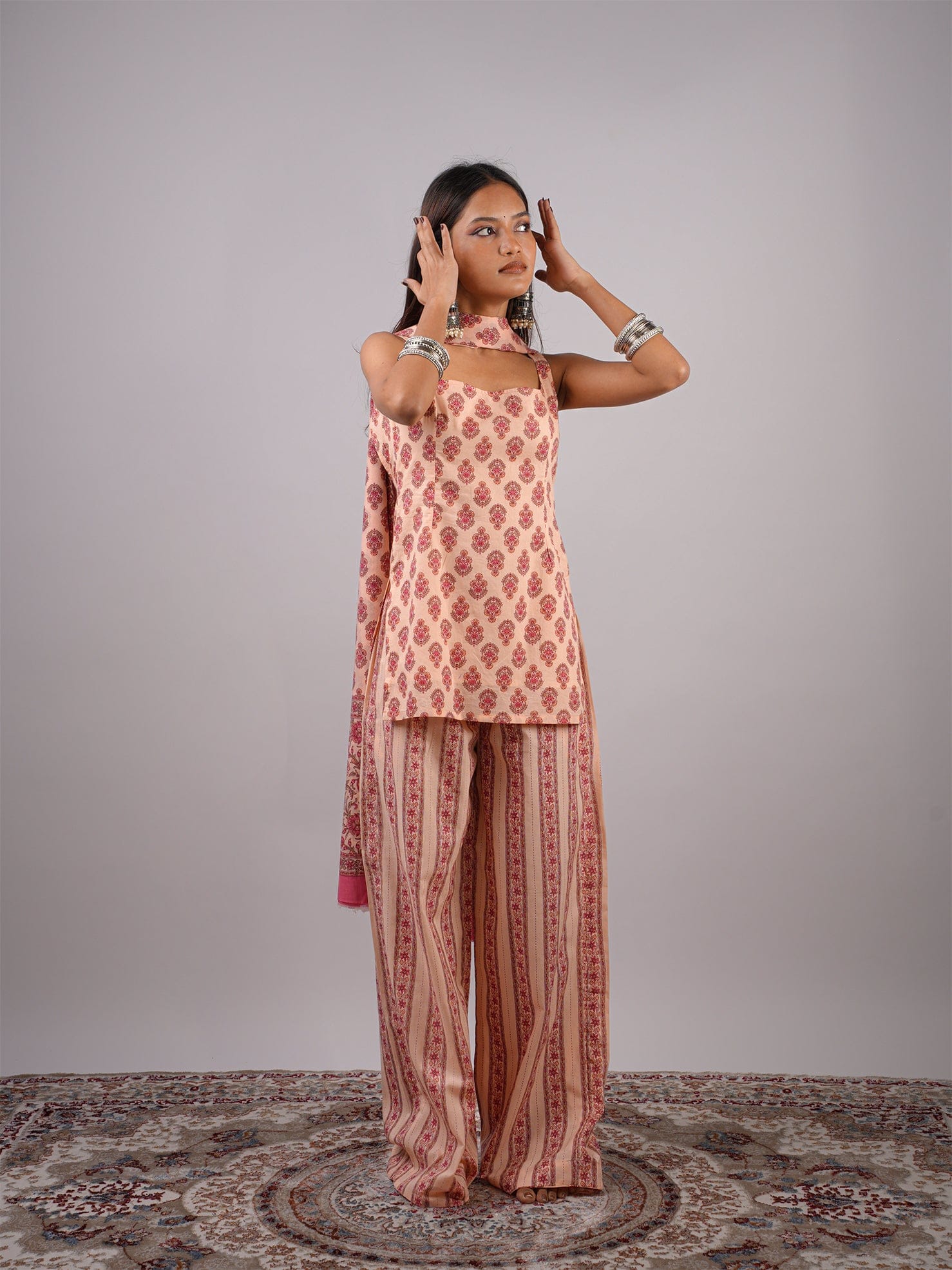 Bul Bul Deep Back Kurti Dupatta & Pant Set - Image 5