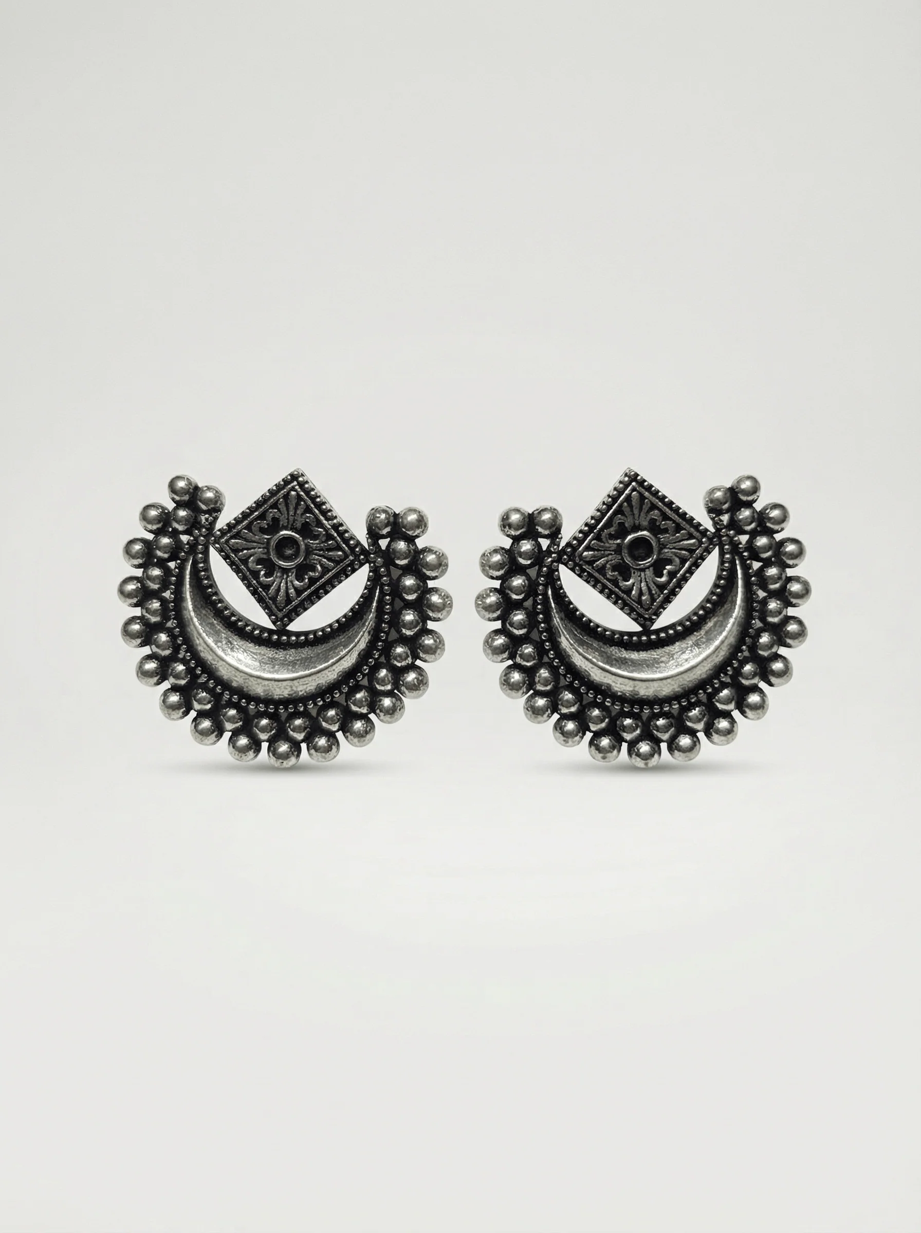 Chaand Earrings - Image 4