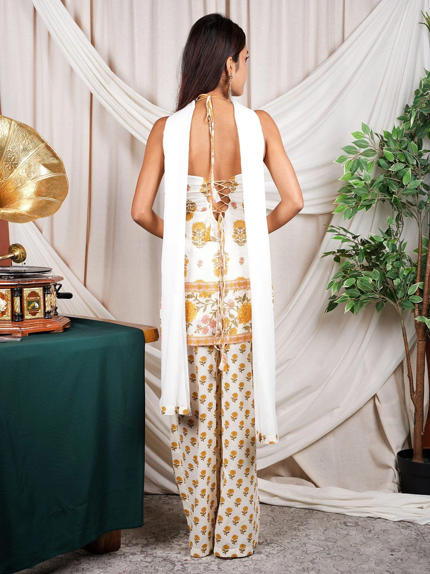 Jamna halterneck Corset Kurti Pant dupatta Set - Image 3