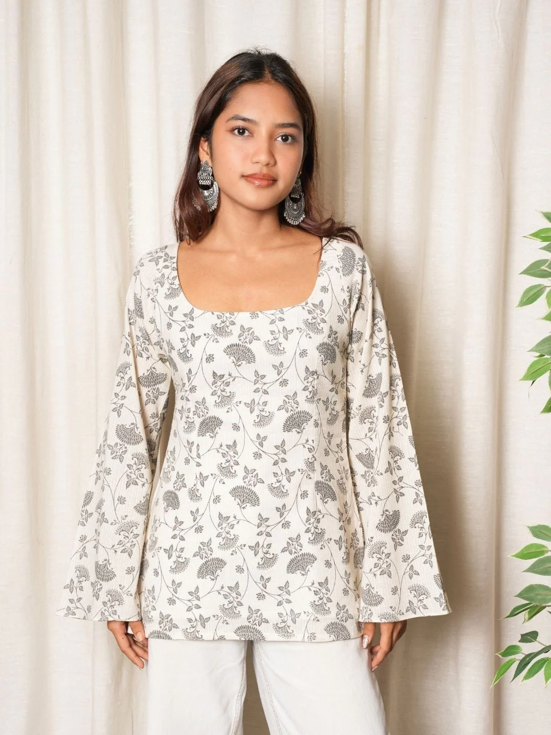 Muskan Deep Back Sleeved Kurti - Image 3