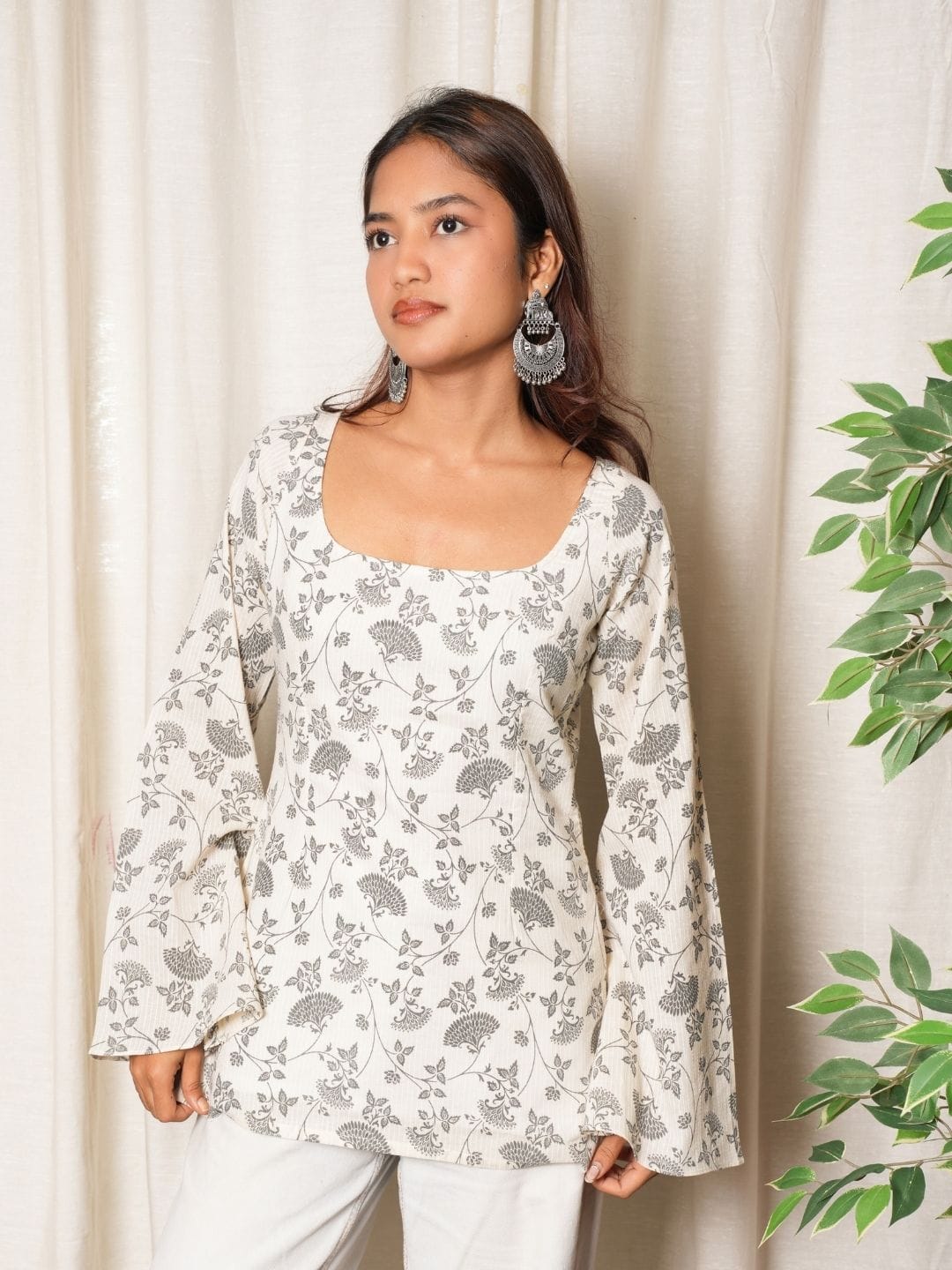 Muskan Deep Back Sleeved Kurti - Image 5