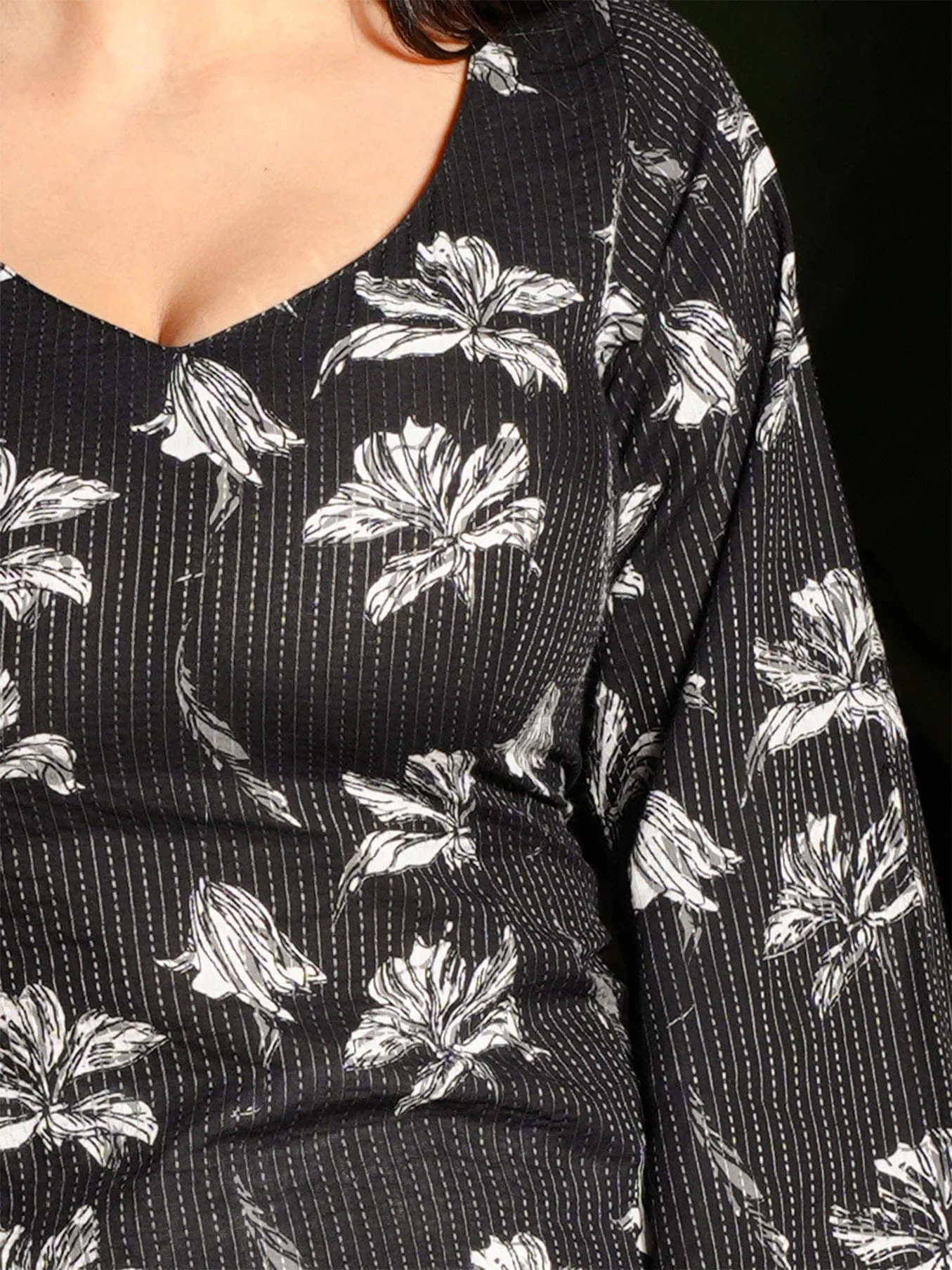 Noira Backless Sleeved Corset Kurti - Image 5