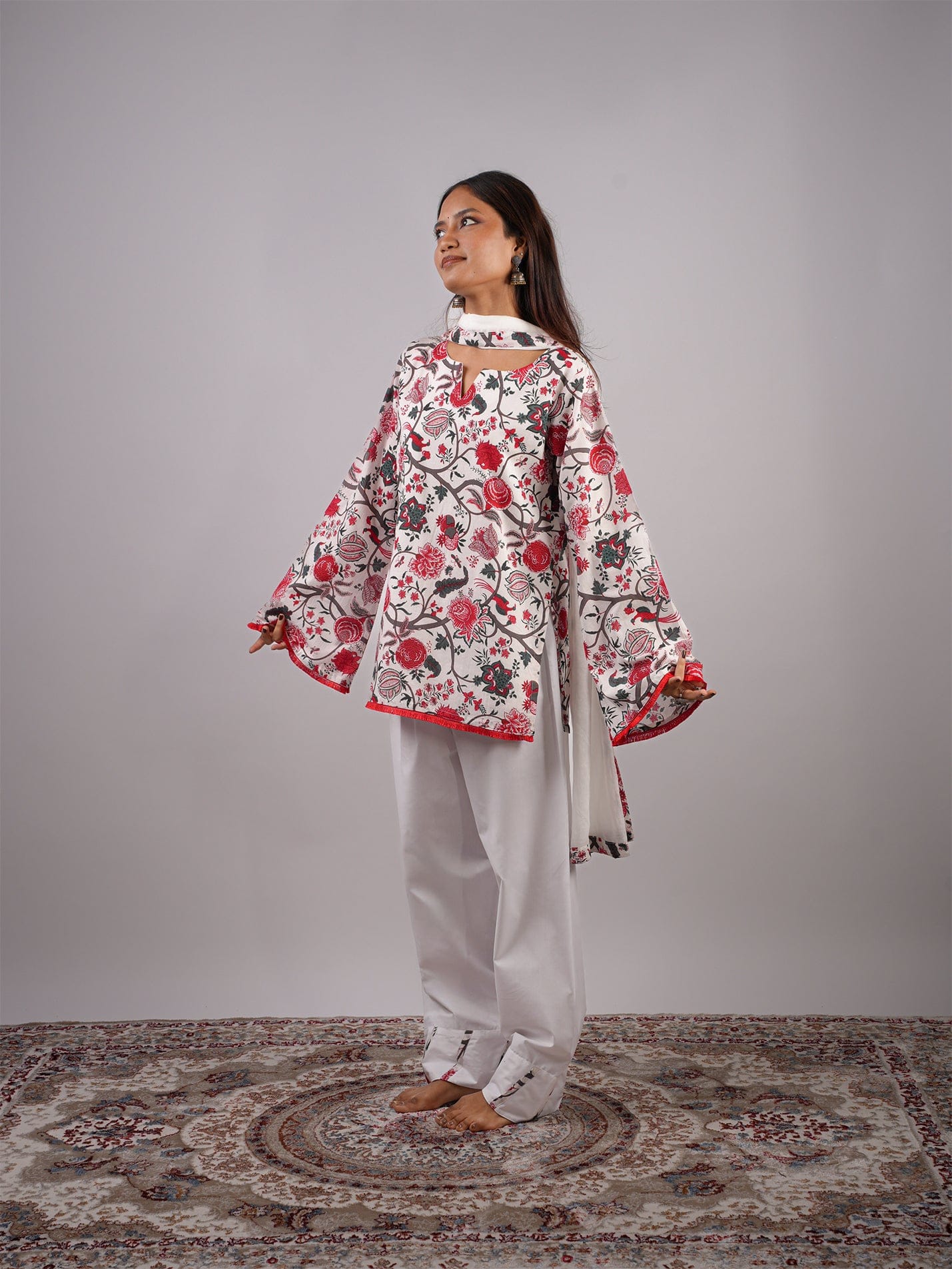 Parishad Farsi Kurti Pant Dupatta Set - Image 4