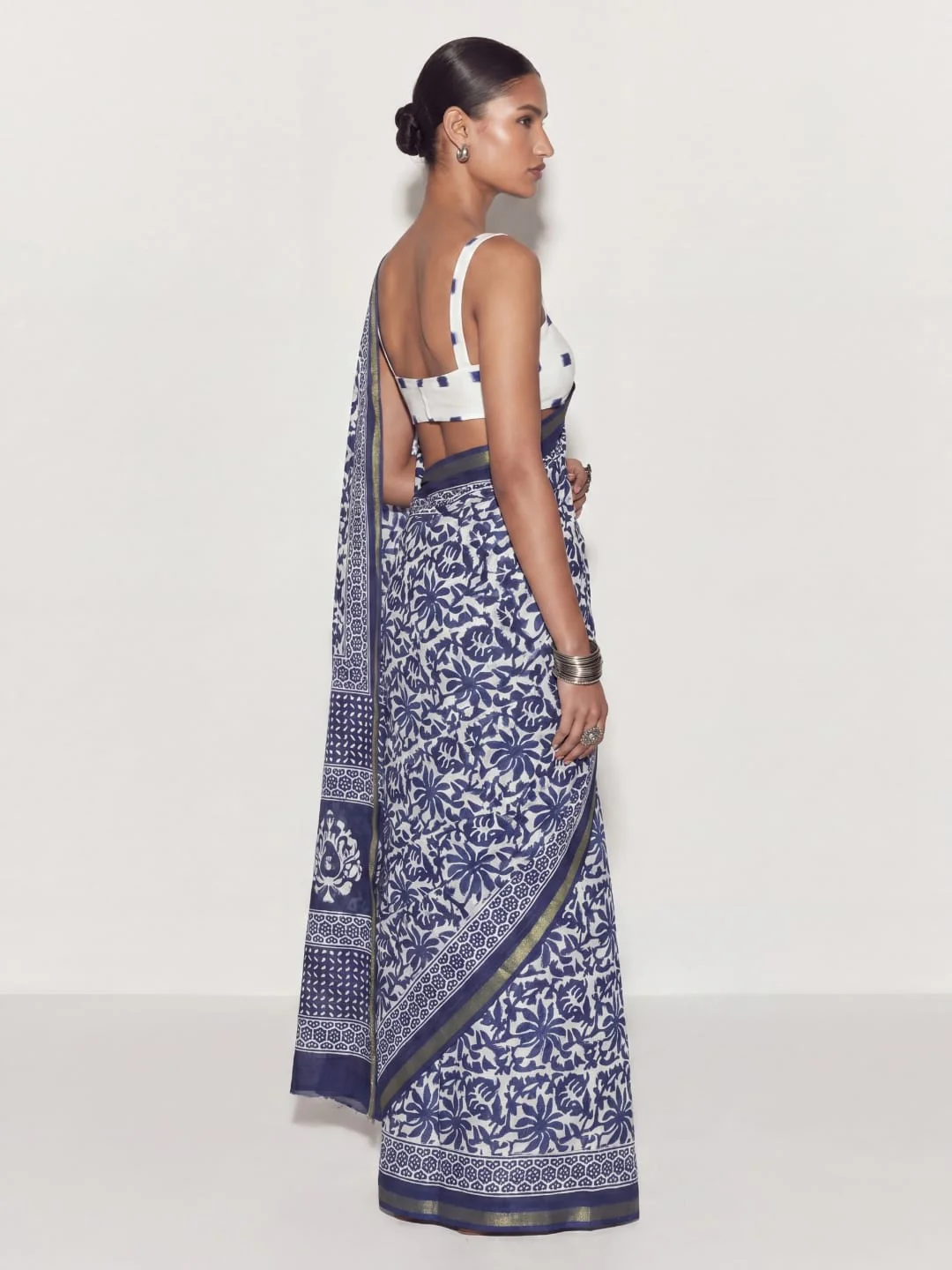 Reva Dabu Floral Block Print Saree - Image 5