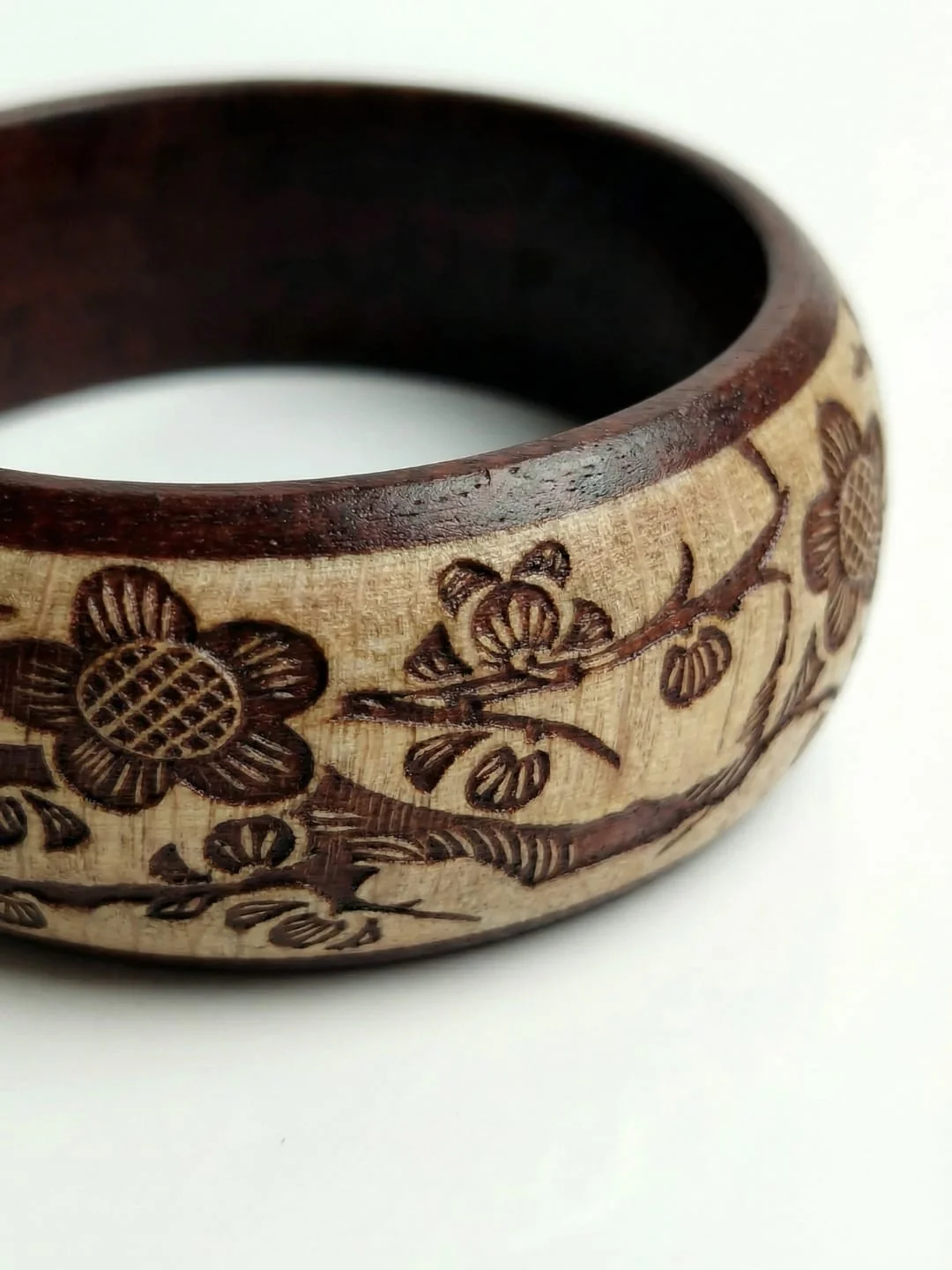 Veda Carved Wood Kada - Image 4